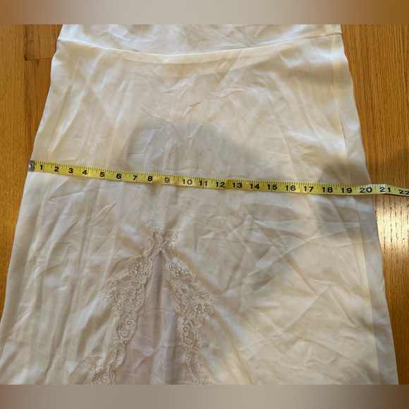 Vintage Lace Creamy Yellow Slip - Picture 9 of 10